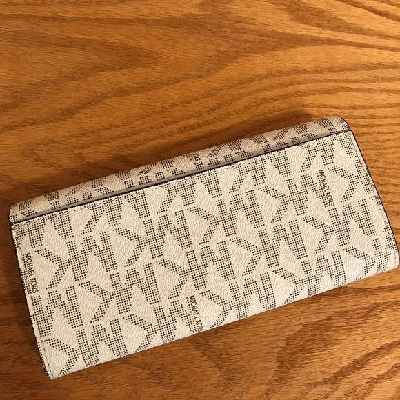 Michael Kors Jet set Large Carryall Wallet Acorn - Picture 3 of 8